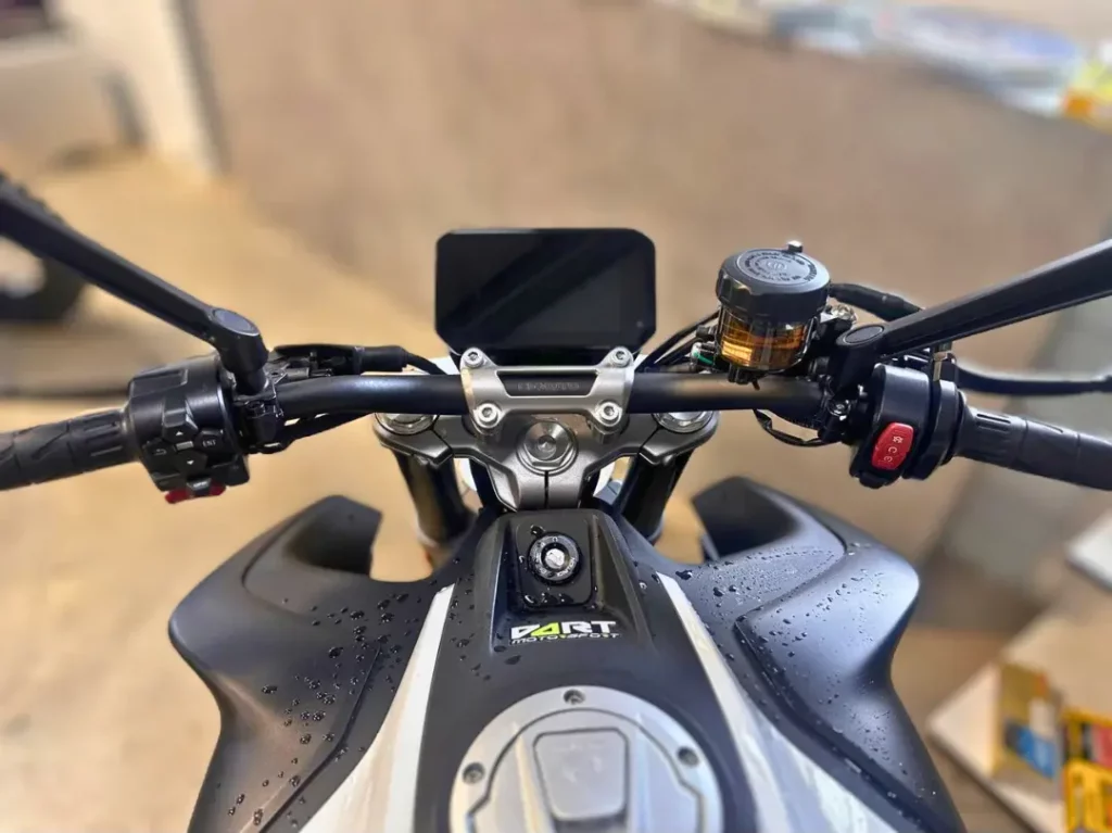 CFMOTO 450NK Instrument Panel
