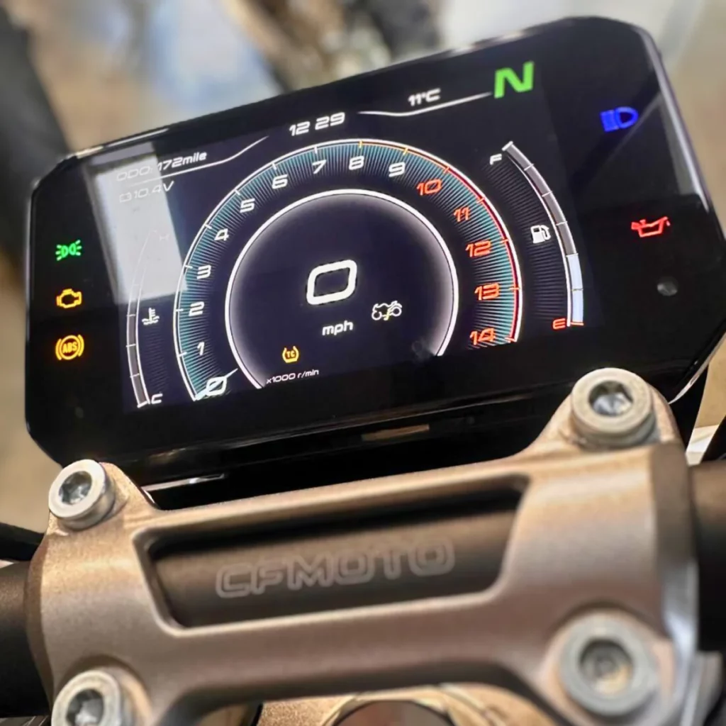 CFMOTO 450NK Instruments