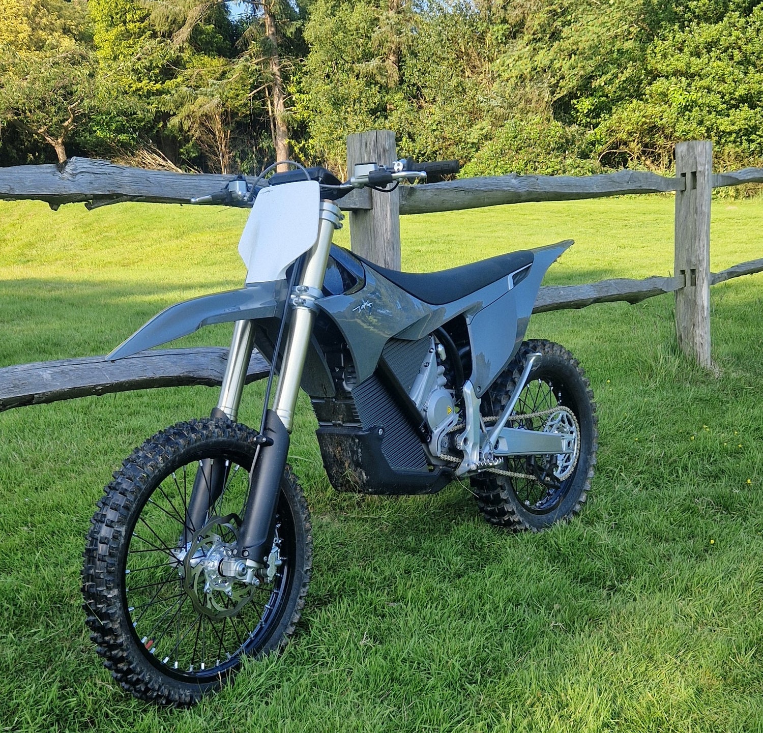 Experience the Future of Off-Road: Test Ride the Stark Varg This Winter with DART Motorsport!